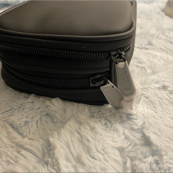 Dior makeup travel case - Picture 4 of 4